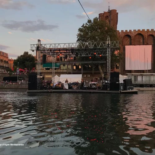 Scene Flottante Agde